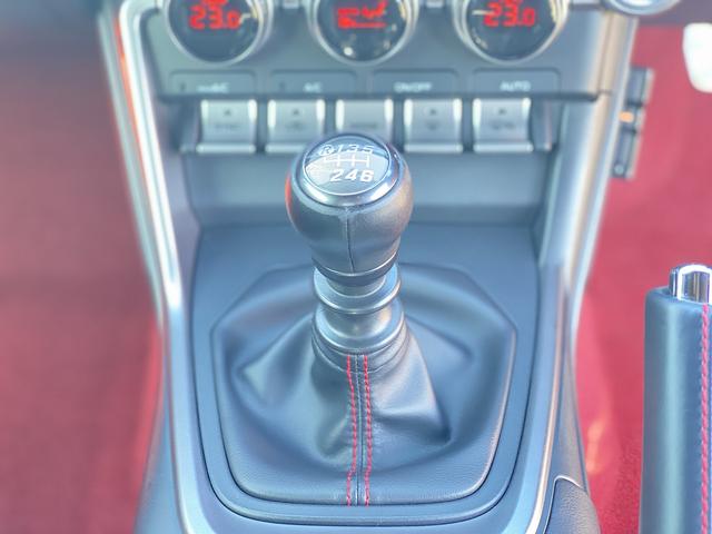 ＧＲ８６ ＲＺ　１年保証付　走行距離２７３５０ｋｍ　記録簿付　ワンオーナー　禁煙車　カロッツェリア９型ナビＴＶ　Ｂｌｕｅｔｏｏｔｈ　ＵＳＢ　ドラレコ　ＥＴＣ　ＬＥＤヘッドライト　スマートキー　シートヒーター（17枚目）