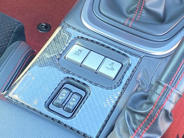 ＧＲ８６ ＲＺ　１年保証付　走行距離２７３５０ｋｍ　記録簿付　ワンオーナー　禁煙車　カロッツェリア９型ナビＴＶ　Ｂｌｕｅｔｏｏｔｈ　ＵＳＢ　ドラレコ　ＥＴＣ　ＬＥＤヘッドライト　スマートキー　シートヒーター（18枚目）