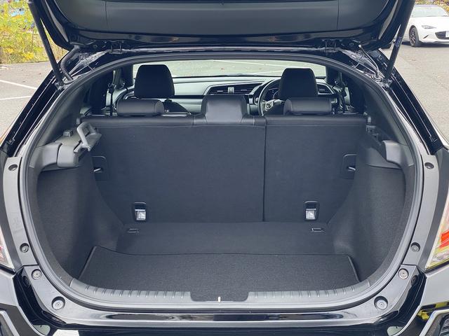 シビック ハッチバック　ホンダセンシング　１年保証付　無限フルエアロ＆マフラー　ＬＥＤテールランプ　ナビＴＶ　Ｂｌｕｅｔｏｏｔｈ　ＵＳＢ　ドラレコ　ＥＴＣ　ＬＥＤヘッドライト＆ＬＥＤフォグ　スマートキー　パワーシート　シートヒーター　クルコン（28枚目）