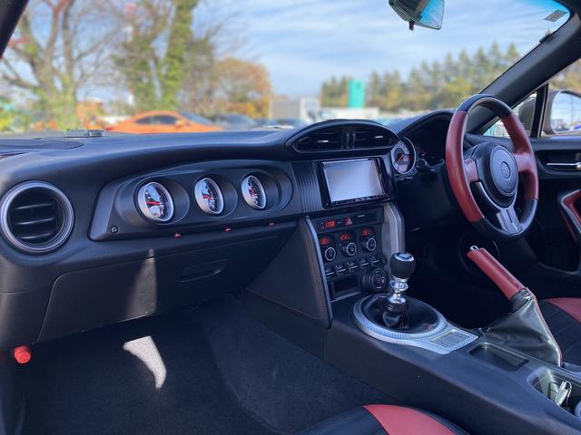 86 GT 1年保証付 6速M/T 記録簿付 TRDフルエアロ&テールスポイラー BILSTEIN車高調 BLITZ3連メーター ナビTV Bluetooth バックカメラ スマートキー プッシュスタート ETC(12枚目)