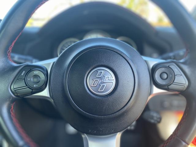 ８６ ＧＴリミテッド　ブラックパッケージ　１年保証付　後期型　６速Ｍ／Ｔ　ＴＲＤエアロ　ＨＫＳ車高調　ブレンボキャリパー　リヤスポ　ＳＤナビＴＶ　Ｂｌｕｅｔｏｏｔｈ　バックカメラ　クルコン　シートヒーター　ＬＥＤライト＆フォグ　スマートキー（19枚目）