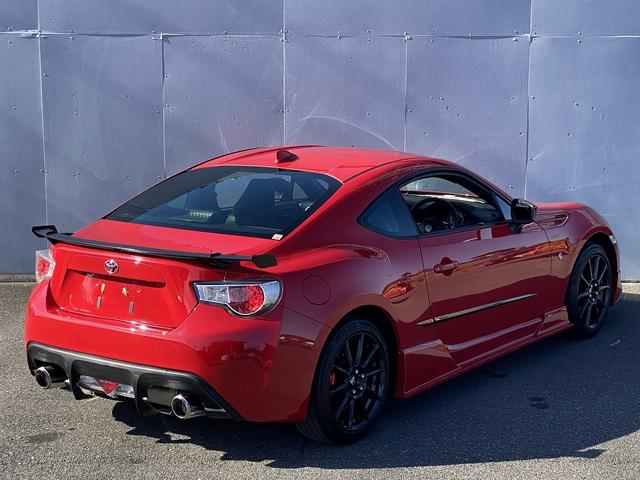 ８６ ＧＴリミテッド　ブラックパッケージ　１年保証付　後期型　６速Ｍ／Ｔ　ＴＲＤエアロ　ＨＫＳ車高調　ブレンボキャリパー　リヤスポ　ＳＤナビＴＶ　Ｂｌｕｅｔｏｏｔｈ　バックカメラ　クルコン　シートヒーター　ＬＥＤライト＆フォグ　スマートキー（26枚目）
