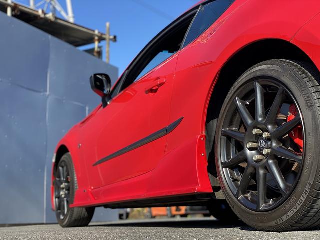 ８６ ＧＴリミテッド　ブラックパッケージ　１年保証付　後期型　６速Ｍ／Ｔ　ＴＲＤエアロ　ＨＫＳ車高調　ブレンボキャリパー　リヤスポ　ＳＤナビＴＶ　Ｂｌｕｅｔｏｏｔｈ　バックカメラ　クルコン　シートヒーター　ＬＥＤライト＆フォグ　スマートキー（36枚目）