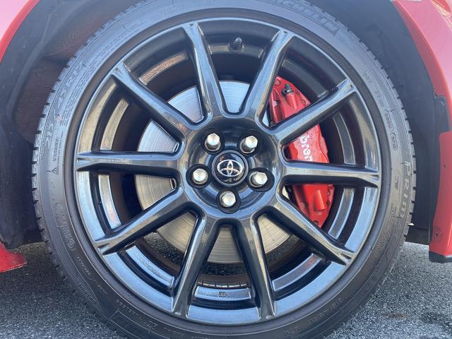 ８６ ＧＴリミテッド　ブラックパッケージ　１年保証付　後期型　６速Ｍ／Ｔ　ＴＲＤエアロ　ＨＫＳ車高調　ブレンボキャリパー　リヤスポ　ＳＤナビＴＶ　Ｂｌｕｅｔｏｏｔｈ　バックカメラ　クルコン　シートヒーター　ＬＥＤライト＆フォグ　スマートキー（37枚目）