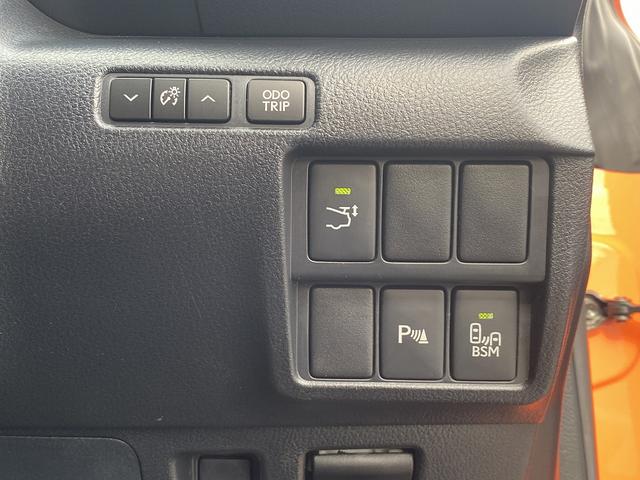 ＲＣ Ｆ カーボンエクステリアパッケージ　１年保証付　修復歴無し　新車記録簿付　ＴＶＤ　プリクラッシュセーフティ（ミリ波レーダー方式）　セミアニリン本革／ブラック＆アクセントオレンジ　エアシート　ＢＳＭ　純正ナビＴＶ　バックカメラ（17枚目）