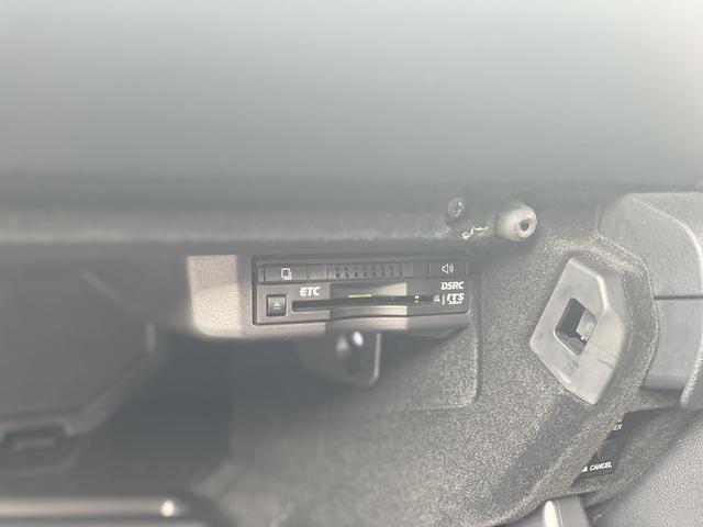 ＲＣ Ｆ カーボンエクステリアパッケージ　１年保証付　修復歴無し　新車記録簿付　ＴＶＤ　プリクラッシュセーフティ（ミリ波レーダー方式）　セミアニリン本革／ブラック＆アクセントオレンジ　エアシート　ＢＳＭ　純正ナビＴＶ　バックカメラ（18枚目）