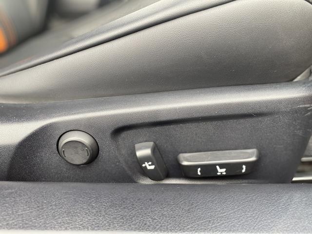 ＲＣ Ｆ カーボンエクステリアパッケージ　１年保証付　修復歴無し　新車記録簿付　ＴＶＤ　プリクラッシュセーフティ（ミリ波レーダー方式）　セミアニリン本革／ブラック＆アクセントオレンジ　エアシート　ＢＳＭ　純正ナビＴＶ　バックカメラ（21枚目）