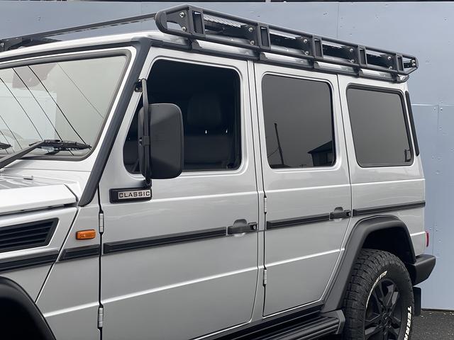 Ｇクラス Ｇ３５０　ブルーテック　ラグジュアリーＰＫＧ　当社オリジナル　プロフェッショナル仕様　リフトＵＰ　ルーフラック／リヤラダー　クラシックグリル／スチールＦバンパー　ヘッドライトガード　黒革　サンルーフ　ナビＴＶ　ブラックＡＷ（26枚目）