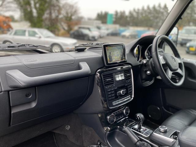 Ｇクラス Ｇ３５０　ブルーテック　ラグジュアリーＰＫＧ　当社オリジナル　プロフェッショナル仕様　リフトＵＰ　ルーフラック／リヤラダー　クラシックグリル／スチールＦバンパー　ヘッドライトガード　黒革　サンルーフ　ナビＴＶ　ブラックＡＷ（28枚目）