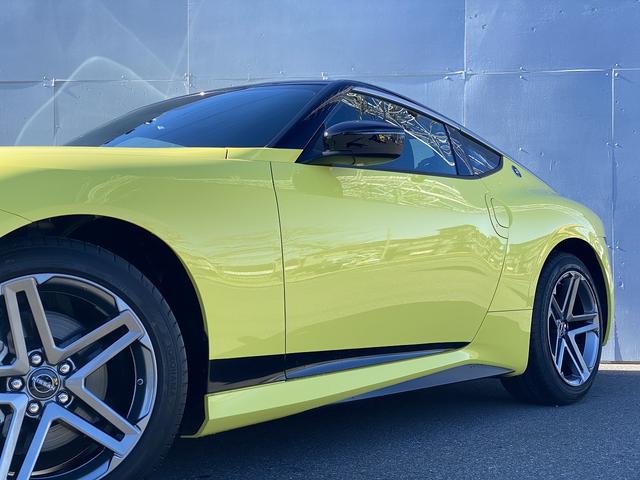 �O���̏�Ԃ����ɗǂ��A�ƂĂ��Y��Ȃ��Ԃł����{�f�B�R�[�e�B���O�{�H�ɂ��A�X�ɖ����グ�ăs�J�s�J�̏�Ԃ��ێ�����l�C�̃{�f�B�R�[�e�B���O�v���������������ɂ����p���������܂��B