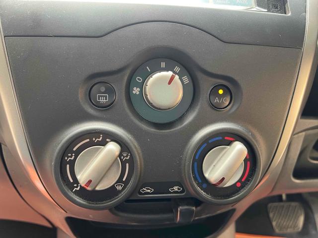 ノート Ｘ　ドライブレコーダー　バックカメラ　ナビ　スマートキー　アイドリングストップ　電動格納ミラー　ＣＶＴ　盗難防止システム　衝突安全ボディ　ＡＢＳ　ミュージックプレイヤー接続可　エアコン　パワーステアリング（7枚目）