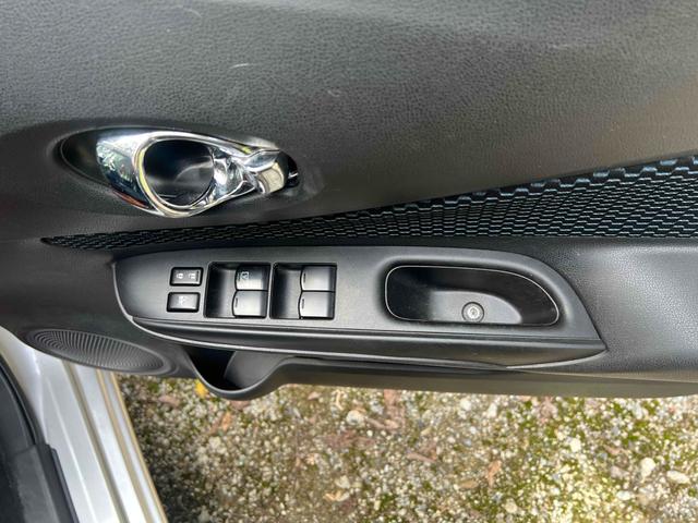 ノート Ｘ　ドライブレコーダー　バックカメラ　ナビ　スマートキー　アイドリングストップ　電動格納ミラー　ＣＶＴ　盗難防止システム　衝突安全ボディ　ＡＢＳ　ミュージックプレイヤー接続可　エアコン　パワーステアリング（11枚目）