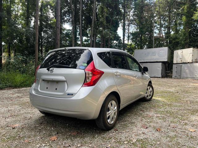 ノート Ｘ　ドライブレコーダー　バックカメラ　ナビ　スマートキー　アイドリングストップ　電動格納ミラー　ＣＶＴ　盗難防止システム　衝突安全ボディ　ＡＢＳ　ミュージックプレイヤー接続可　エアコン　パワーステアリング（16枚目）