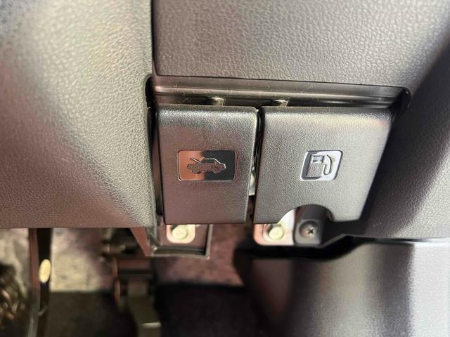 ノート Ｘ　ドライブレコーダー　バックカメラ　ナビ　スマートキー　アイドリングストップ　電動格納ミラー　ＣＶＴ　盗難防止システム　衝突安全ボディ　ＡＢＳ　ミュージックプレイヤー接続可　エアコン　パワーステアリング（26枚目）