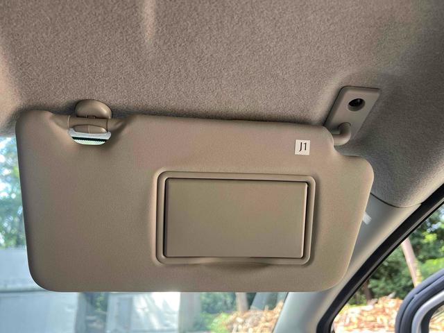 ノート Ｘ　ドライブレコーダー　バックカメラ　ナビ　スマートキー　アイドリングストップ　電動格納ミラー　ＣＶＴ　盗難防止システム　衝突安全ボディ　ＡＢＳ　ミュージックプレイヤー接続可　エアコン　パワーステアリング（28枚目）