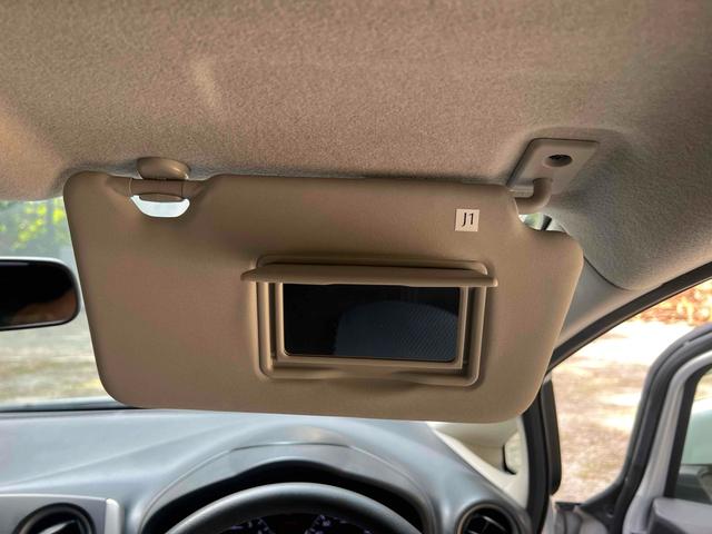 ノート Ｘ　ドライブレコーダー　バックカメラ　ナビ　スマートキー　アイドリングストップ　電動格納ミラー　ＣＶＴ　盗難防止システム　衝突安全ボディ　ＡＢＳ　ミュージックプレイヤー接続可　エアコン　パワーステアリング（29枚目）