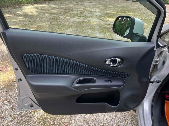 ノート Ｘ　ドライブレコーダー　バックカメラ　ナビ　スマートキー　アイドリングストップ　電動格納ミラー　ＣＶＴ　盗難防止システム　衝突安全ボディ　ＡＢＳ　ミュージックプレイヤー接続可　エアコン　パワーステアリング（32枚目）