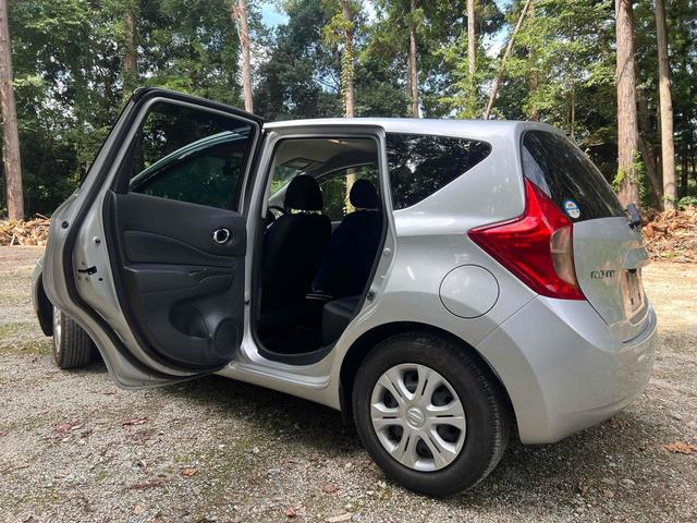 ノート Ｘ　ドライブレコーダー　バックカメラ　ナビ　スマートキー　アイドリングストップ　電動格納ミラー　ＣＶＴ　盗難防止システム　衝突安全ボディ　ＡＢＳ　ミュージックプレイヤー接続可　エアコン　パワーステアリング（38枚目）