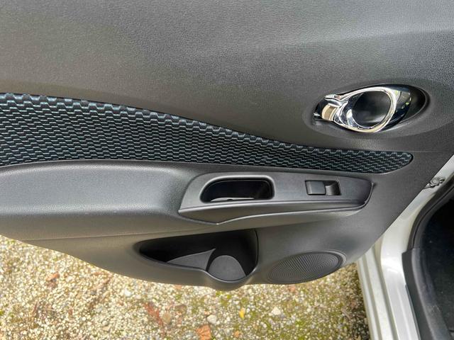 ノート Ｘ　ドライブレコーダー　バックカメラ　ナビ　スマートキー　アイドリングストップ　電動格納ミラー　ＣＶＴ　盗難防止システム　衝突安全ボディ　ＡＢＳ　ミュージックプレイヤー接続可　エアコン　パワーステアリング（40枚目）