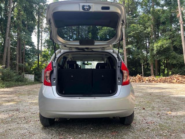 ノート Ｘ　ドライブレコーダー　バックカメラ　ナビ　スマートキー　アイドリングストップ　電動格納ミラー　ＣＶＴ　盗難防止システム　衝突安全ボディ　ＡＢＳ　ミュージックプレイヤー接続可　エアコン　パワーステアリング（46枚目）