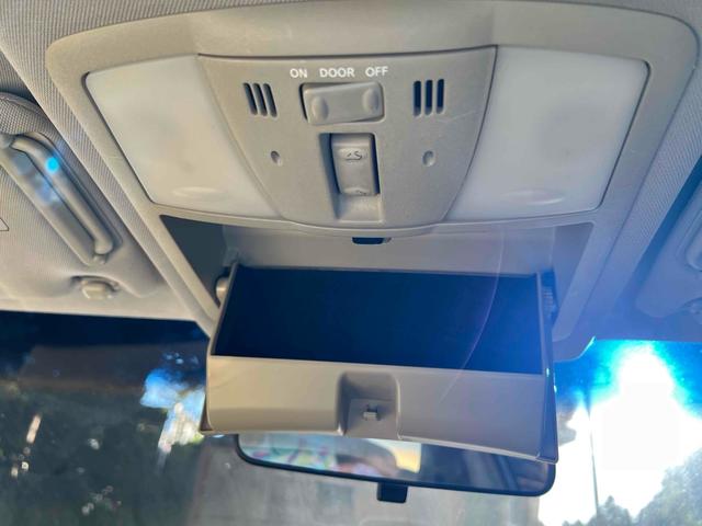 スカイライン 250GT タイプP ETC ナビ アルミホイール オートライト HID AT シートヒーター キーレスエントリー 盗難防止システム パワーシート CD DVD再生 衝突安全ボディ ABS ESC エアコン(8枚目)