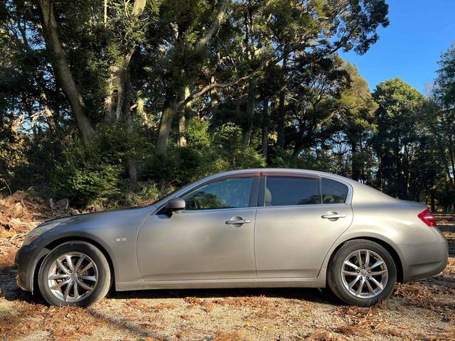 スカイライン 250GT タイプP ETC ナビ アルミホイール オートライト HID AT シートヒーター キーレスエントリー 盗難防止システム パワーシート CD DVD再生 衝突安全ボディ ABS ESC エアコン(15枚目)