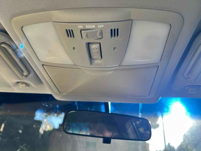 スカイライン 250GT タイプP ETC ナビ アルミホイール オートライト HID AT シートヒーター キーレスエントリー 盗難防止システム パワーシート CD DVD再生 衝突安全ボディ ABS ESC エアコン(29枚目)