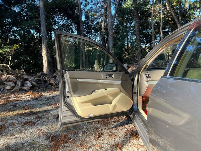 スカイライン 250GT タイプP ETC ナビ アルミホイール オートライト HID AT シートヒーター キーレスエントリー 盗難防止システム パワーシート CD DVD再生 衝突安全ボディ ABS ESC エアコン(62枚目)