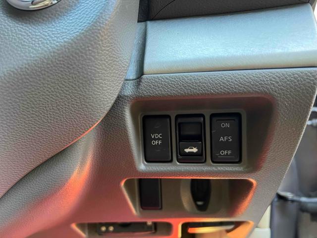 スカイライン 250GT タイプP ETC ナビ アルミホイール オートライト HID AT シートヒーター キーレスエントリー 盗難防止システム パワーシート CD DVD再生 衝突安全ボディ ABS ESC エアコン(77枚目)