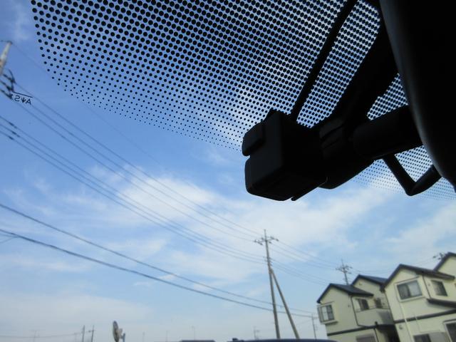 フェアレディＺ バージョンＳ　後期モデル　ＮＩＳＭＯマフラー　カロッツェリアＨＤＤナビ　地デジ　ドラレコ　Ｂｌｕｅｔｏｏｔｈ　ＥＴＣ　オートブリッピング　禁煙車（25枚目）