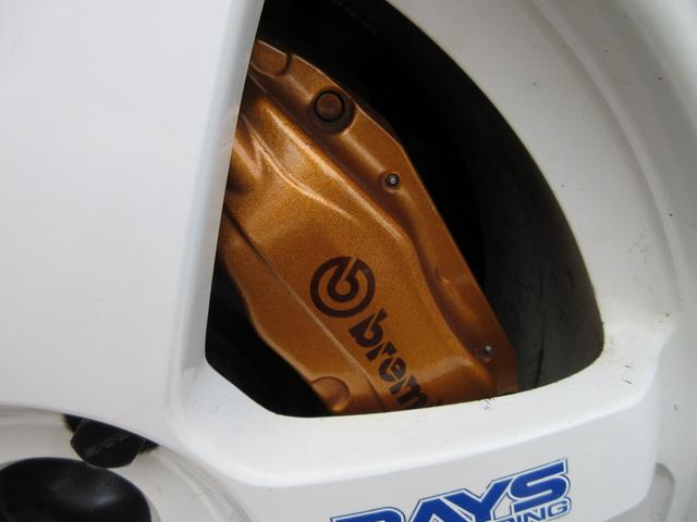 フェアレディＺ バージョンＳＴ　当店ユーザー様買取車両　後期ＨＲエンジン　ＲＡＹＳ製ＴＥ３７　クスコ製機械式ＬＳＤ　ＨＫＳ製車高調　純正ＨＤＤナビ　バックカメラ　ＥＴＣ　白レザーシート　パワーシート　シートヒーター　横滑り防止装置（12枚目）