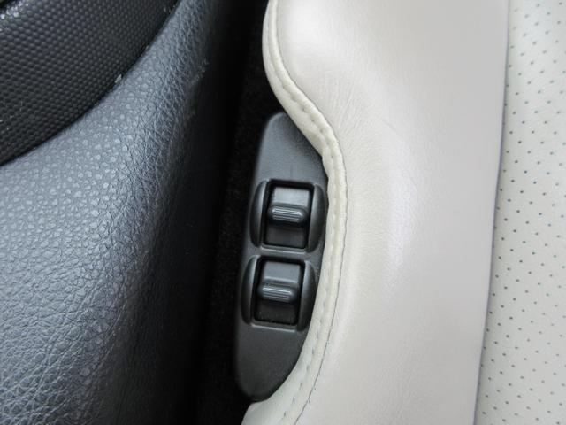 フェアレディＺ バージョンＳＴ　当店ユーザー様買取車両　後期ＨＲエンジン　ＲＡＹＳ製ＴＥ３７　クスコ製機械式ＬＳＤ　ＨＫＳ製車高調　純正ＨＤＤナビ　バックカメラ　ＥＴＣ　白レザーシート　パワーシート　シートヒーター　横滑り防止装置（26枚目）