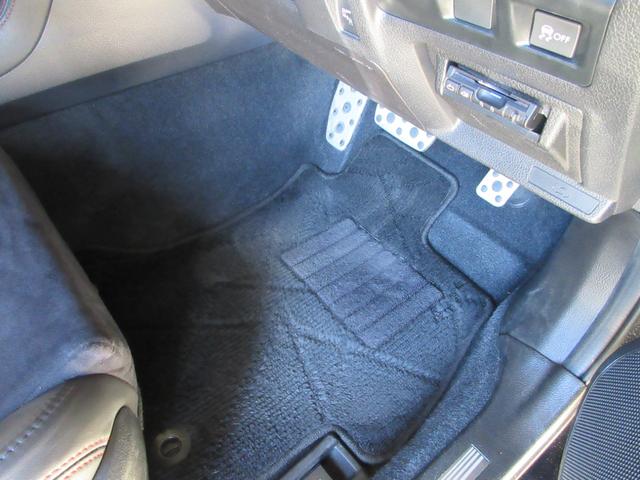 ＷＲＸ Ｓ４ ２．０ＧＴ－Ｓアイサイト　後期Ｄ型　ＳＴＩドライカーボンＧＴウイング　ＳＴＩフロントスポイラー　ＳＴＩサイドスポイラー　ＳＴＩリアアンダーウイング　純正ナビ　ＥＴＣ　シートヒーター　バックカメラ　フロントカメラ（33枚目）