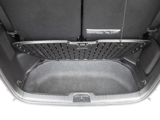 セレナ ハイウェイスター　プロパイロットエディション　プロパイロット　Ｂｌｕｅｔｏｏｔｈ　衝突被害軽減ブレーキ　レーンキープアシスト　クルコン　バックカメラ　クリアランスソナー　ＳＤナビ　フルセグＴＶ　デュアルバックドア　両側パワスラ　ＬＥＤヘッドライト（17枚目）