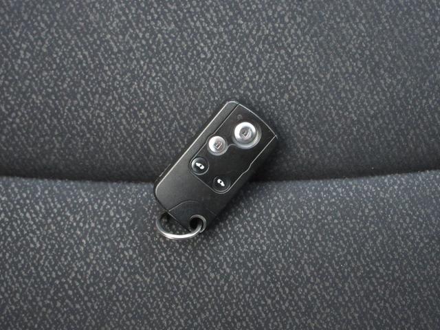 エリシオンプレステージ Ｓ　両側パワスラ　スマートキー　純正ナビ　フリップダウンモニター　フルセグ　ＭＳＶ　オートライト　ＨＩＤヘッドライト　純正１７インチアルミ　ウィンカー付き電格ミラー　バックカメラ　ビルトインＥＴＣ（26枚目）