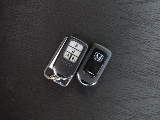オデッセイ アブソルート・ＥＸホンダセンシング　全周囲モニター　パーキングアシスト　フリップダウン　レーンキープ　Ｂｌｕｅｔｏｏｔｈ　ハーフレザー　ブラインドスポット　両側パワスラ　クルコン　純正ナビ　フルセグＴＶ　衝突軽減ブレーキ　パワーシート（39枚目）