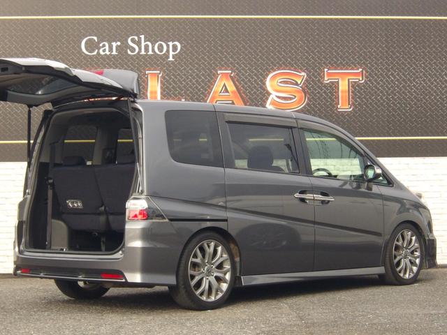 ステップワゴン スパーダS HDDナビ スマートスタイルED ローダウン フリップダウンモニター 7人乗り 両側パワスラ フルセグTV 純正HDDナビ TVキャンセラー 純正18AW バックカメラ スマートキー HIDヘッドライト フォグ(7枚目)