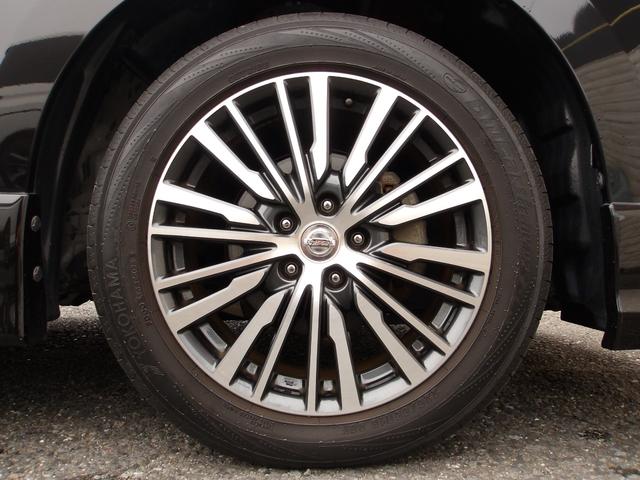 エルグランド ２５０ハイウェイスタープレミアム　後期　Ｗサンルーフ　黒本革シート　前席パワーシート　シートヒーター　アウトランドビューモニター　フリップダウンモニター　パワーテールゲート　Ｂｌｕｅｔｏｏｔｈ　クルーズコントロール　クリアランスソナー（13枚目）