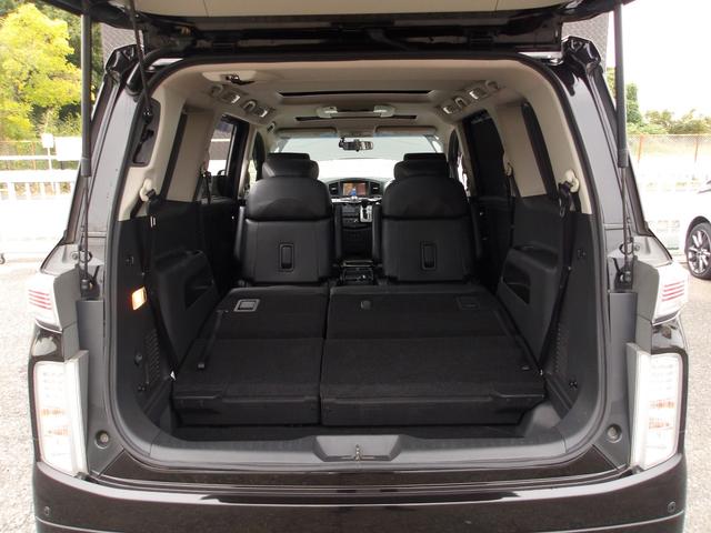 エルグランド ２５０ハイウェイスタープレミアム　後期　Ｗサンルーフ　黒本革シート　前席パワーシート　シートヒーター　アウトランドビューモニター　フリップダウンモニター　パワーテールゲート　Ｂｌｕｅｔｏｏｔｈ　クルーズコントロール　クリアランスソナー（16枚目）