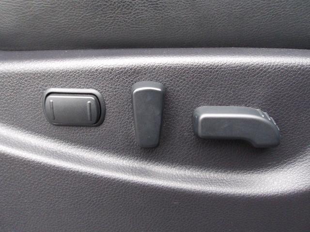 エルグランド ２５０ハイウェイスタープレミアム　後期　Ｗサンルーフ　黒本革シート　前席パワーシート　シートヒーター　アウトランドビューモニター　フリップダウンモニター　パワーテールゲート　Ｂｌｕｅｔｏｏｔｈ　クルーズコントロール　クリアランスソナー（32枚目）