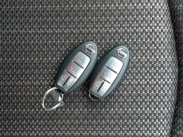 セレナ ハイウェイスターＶエアロモード＋セフティＳＨＶＡセフ　全周囲カメラ　後席モニター　Ｂｌｕｅｔｏｏｔｈ　両側パワスラ　フルセグＴＶ　クルーズコントロール　純正メモリナビ　ドラレコ　前後クリアランスソナー　エマージェンシーブレーキ　車線逸脱警報　ＥＴＣ（39枚目）