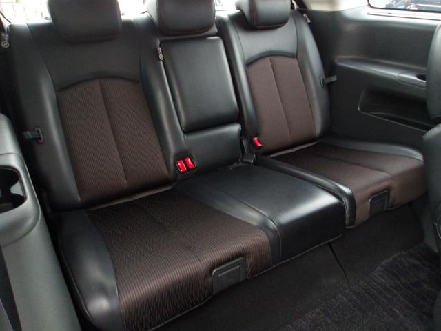 エルグランド ２５０ハイウェイスター　フリップダウンモニター　Ｂｌｕｅｔｏｏｔｈ　ハーフレザー　両側パワスラ　クルーズコントロール　純正メモリナビ　フルセグＴＶ　ドラレコ　バックカメラ　パワーバックドア　Ｗエアコン　ＬＥＤヘッドライト（21枚目）