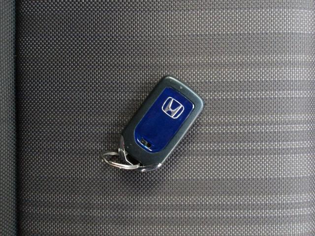 フリードハイブリッド ハイブリッド・Ｇホンダセンシング　純正メモリーナビ　フルセグＴＶ　両側パワスラ　Ｂｌｕｅｔｏｏオーディオ　バックカメラ　ビルトインＥＴＣ　アダプティブクルコン　クリアランスソナー　衝突軽減ブレーキ　ＬＥＤヘッドライト　ＴＶキャンセラー（33枚目）