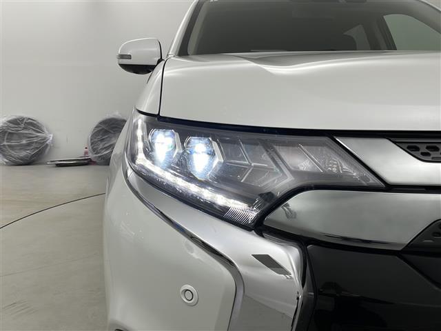 アウトランダーＰＨＥＶ Ｇ　純正ナビ／ＣＤ／ＤＶＤ／フルセグＴＶ／バックカメラ／全方位モニター／パドルシフト／ＥＴＣ／パワーバックドア／革調シートカバー／ステアリングヒーター／シートヒーター／パワーシート／ＬＥＤヘッドライト（35枚目）