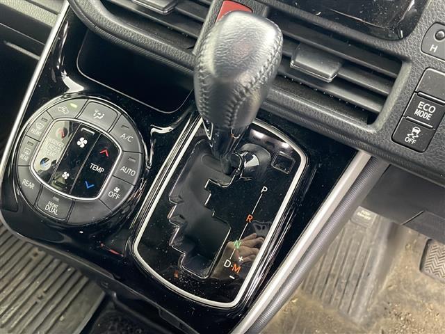 ヴォクシー ＺＳ　煌　・ワンオーナー・社外ナビ・トヨタセーフティセンス・プリクラッシュセーフティ・レーンディパーチャーアラート・両側パワースライドドア・クルーズコントロール・純正エンジンスターター・ステアリングスイッチ（28枚目）