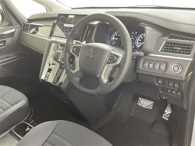 デリカＤ：５ シャモニー　ＡＬＰＩＮＥ１１型ナビＴＶ＆ＣＤ＆ＤＶＤ＆ＳＤ＆ＢＴ＆ＨＤＭＩ　全方位カメラ　４ＷＤ　両側パワースライドドア　　パワーバックドア　ステアリングヒーター　パドルシフト　スマートキー　アイドリングストップ（8枚目）