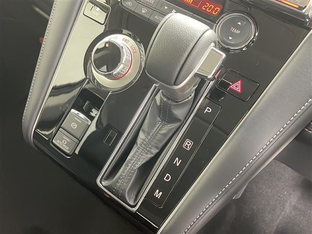 デリカＤ：５ シャモニー　ＡＬＰＩＮＥ１１型ナビＴＶ＆ＣＤ＆ＤＶＤ＆ＳＤ＆ＢＴ＆ＨＤＭＩ　全方位カメラ　４ＷＤ　両側パワースライドドア　　パワーバックドア　ステアリングヒーター　パドルシフト　スマートキー　アイドリングストップ（30枚目）