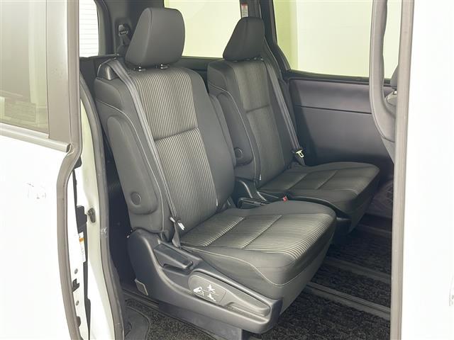 ヴォクシー ＺＳ　煌ＩＩ　４ＷＤ　ワンオーナー　寒冷地仕様　社外ＳＤナビ＆フルセグ＆ＣＤ＆ＤＶＤ＆ＢＴ＆ＨＤＭＩ＆ｉｐｏｄ＆ＳＤ　両側パワースライドドア　パーキングサポートブレーキ　先行車発進お知らせ　クリアラランスソナー（11枚目）