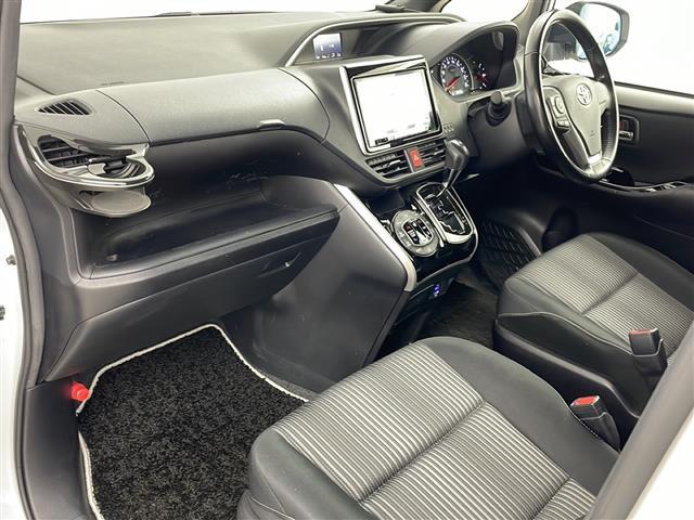 ヴォクシー ＺＳ　煌ＩＩ　４ＷＤ　ワンオーナー　寒冷地仕様　社外ＳＤナビ＆フルセグ＆ＣＤ＆ＤＶＤ＆ＢＴ＆ＨＤＭＩ＆ｉｐｏｄ＆ＳＤ　両側パワースライドドア　パーキングサポートブレーキ　先行車発進お知らせ　クリアラランスソナー（13枚目）