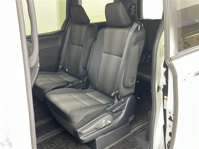ヴォクシー ＺＳ　煌ＩＩ　４ＷＤ　ワンオーナー　寒冷地仕様　社外ＳＤナビ＆フルセグ＆ＣＤ＆ＤＶＤ＆ＢＴ＆ＨＤＭＩ＆ｉｐｏｄ＆ＳＤ　両側パワースライドドア　パーキングサポートブレーキ　先行車発進お知らせ　クリアラランスソナー（16枚目）